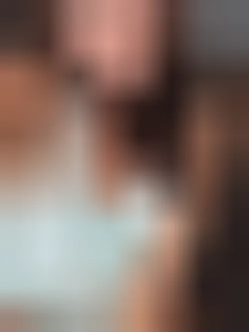 Chiara, 24 anni — incontri sesso a Bari