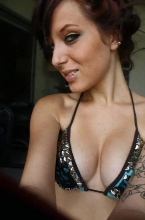 Tiziana, 33 anni — incontri sesso a Lucca