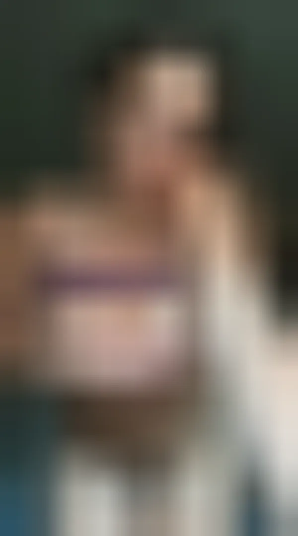 Flora, 24 anni — incontri sesso a Pozzuoli