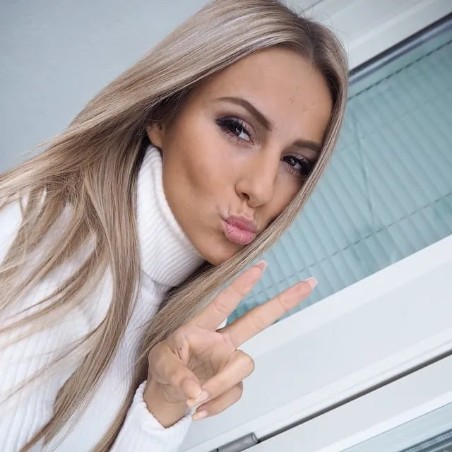 Alessandra, 34 anni — incontri sesso a Genova