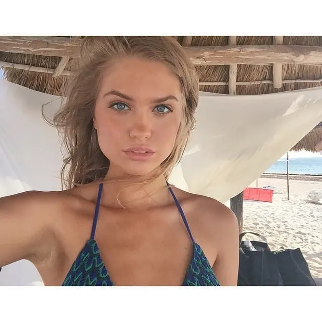 Melania, 23 anni — incontri sesso a Gela