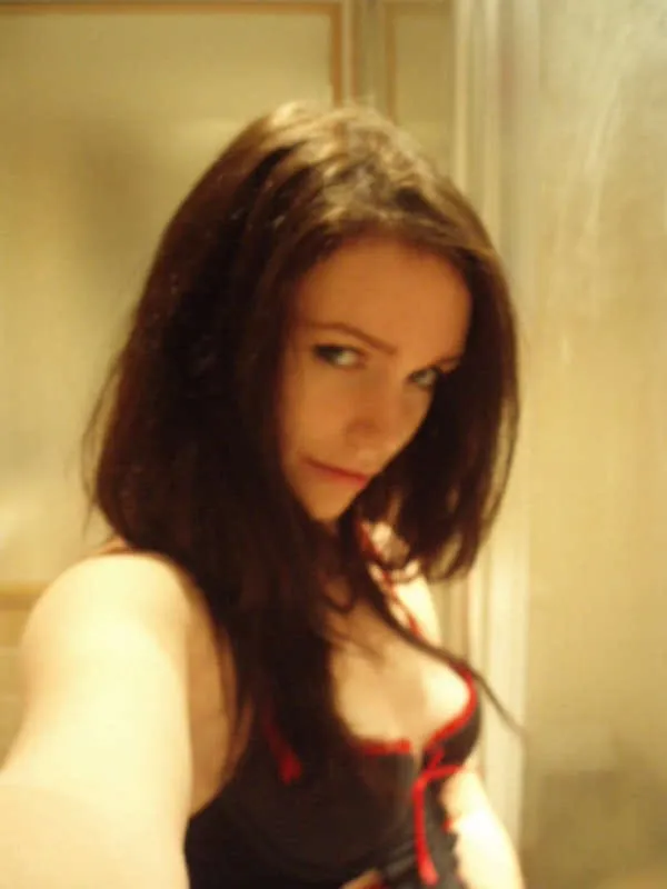 Ilaria, 24 anni — incontri sesso a Parma