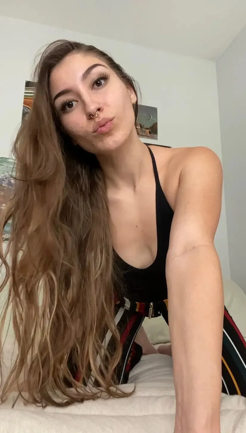 Ines, 21 anni — incontri sesso a Gela